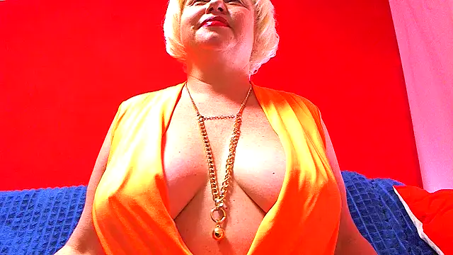 NaughtyMILF4UX online show from 05-01-26, 03:33
