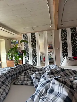 Manu1983el01 online show from 04-20-26, 07:55