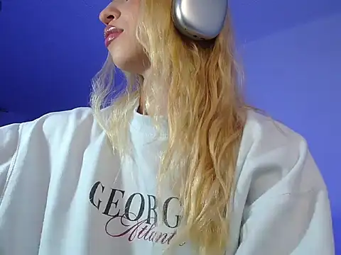 alina lee online show from 12-19-25, 03:13