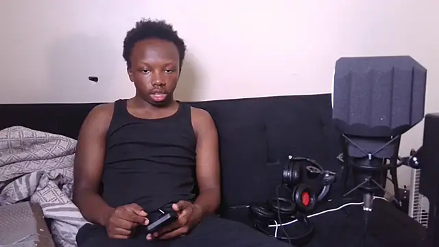 YourLittleBoyfriend online show from 06-06-26, 01:21