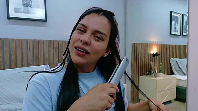 Mia Bellefort online show from 02-11-26, 07:41