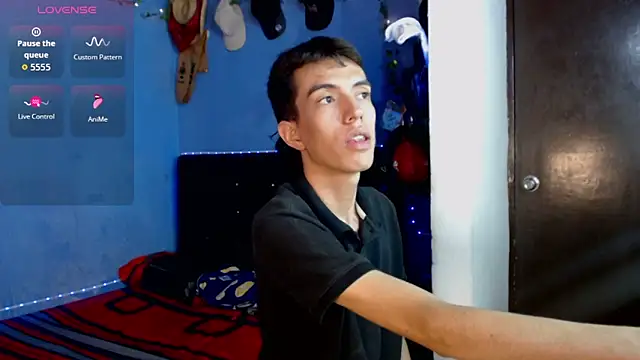 Snapshot of Juan_Gomezz26 chatting on 05-25-26, 04:18 Juan Gomezz26 online show from 05-25-26, 04:18