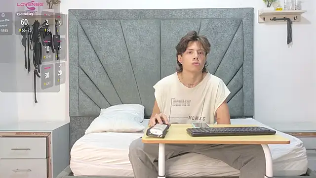 Snapshot of LoganRyder_OS chatting on 12-15-25, 06:39 LoganRyder OS online show from 12-15-25, 06:39