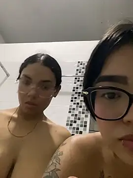 Emmy And Luna online show from 04-13-26, 12:16