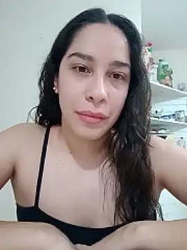 Snapshot of EvaHatman chatting on 12-18-25, 10:32 EvaHatman online show from 12-18-25, 10:32