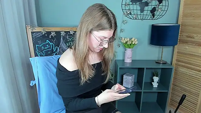 Snapshot of katymeaw chatting on 05-20-26, 01:45 katymeaw online show from 05-20-26, 01:45