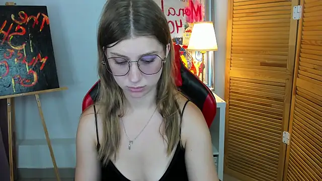 Snapshot of katymeaw chatting on 06-25-26, 01:38 katymeaw online show from 06-25-26, 01:38