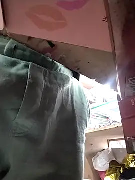 Snapshot of mohit08desi chatting on 12-19-25, 07:04 mohit08desi online show from 12-19-25, 07:04