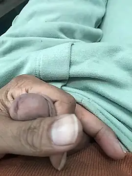 Snapshot of mohit08desi chatting on 01-14-26, 07:03 mohit08desi online show from 01-14-26, 07:03