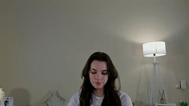 Snapshot of VivienReza chatting on 12-18-25, 05:13 VivienReza online show from 12-18-25, 05:13