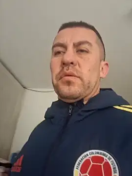 Snapshot of Monitoivan chatting on 12-18-25, 07:53 Monitoivan online show from 12-18-25, 07:53