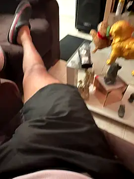 Snapshot of Croppedsex chatting on 12-16-25, 05:29 Croppedsex online show from 12-16-25, 05:29