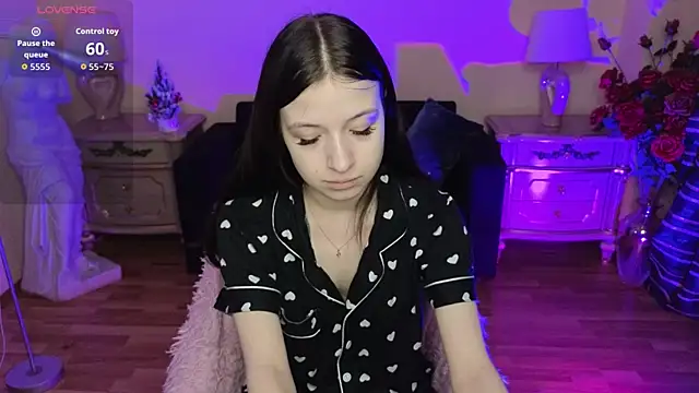 Snapshot of AlicePowells chatting on 01-06-26, 04:49 AlicePowells online show from 01-06-26, 04:49