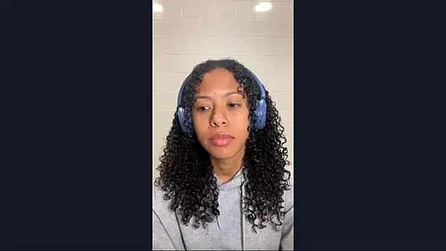 Snapshot of CarrieQuebedeaux chatting on 12-20-25, 08:16 CarrieQuebedeaux online show from 12-20-25, 08:16