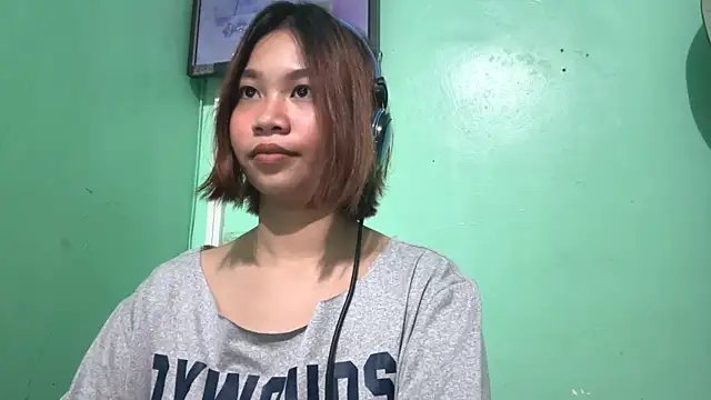 Snapshot of RethaStorto chatting on 12-16-25, 02:11 RethaStorto online show from 12-16-25, 02:11