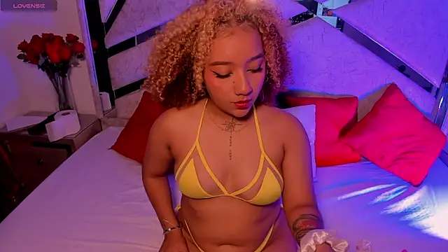 Snapshot of Starlights chatting on 01-17-26, 01:49 Starlights online show from 01-17-26, 01:49