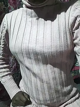 Snapshot of Shivani66 chatting on 12-17-25, 07:53 Shivani66 online show from 12-17-25, 07:53