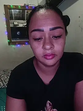 Snapshot of Karen_Kemmerr chatting on 12-17-25, 01:44 Karen Kemmerr online show from 12-17-25, 01:44