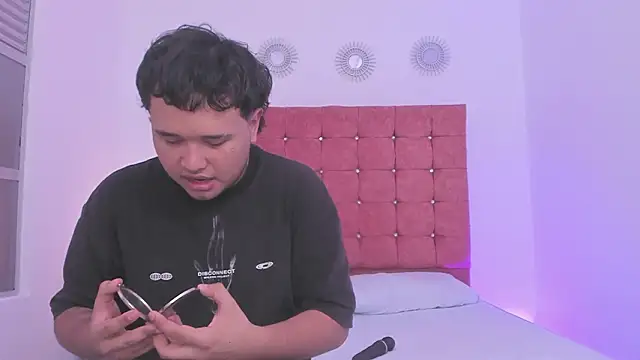 Snapshot of Beele_and_Evie chatting on 02-04-26, 07:53 Beele and Evie online show from 02-04-26, 07:53