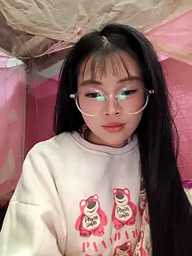 Quieny-x online show from 12-14-25, 01:49