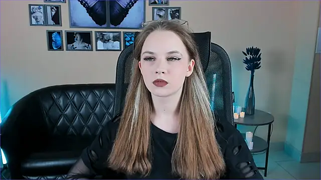 SsoniaRay online show from 12-17-25, 12:11