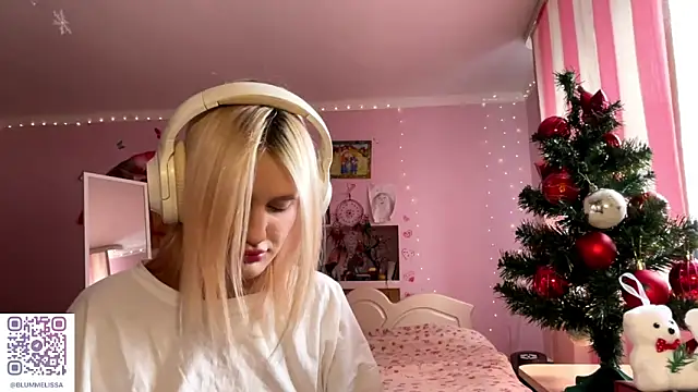 Snapshot of MelisaBloomy chatting on 12-15-25, 09:46 MelisaBloomy online show from 12-15-25, 09:46