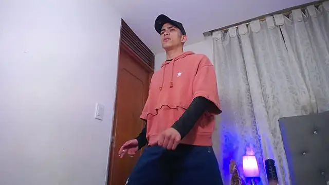 TOMBOYSEXX online show from 04-04-26, 01:59