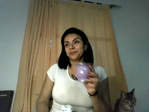 Snapshot of luluclark69 chatting on 06-01-26, 11:34 luluclark69 online show from 06-01-26, 11:34