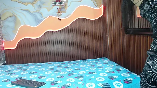 Snapshot of monicamoon303av chatting on 12-22-25, 12:35 monicamoon303av online show from 12-22-25, 12:35