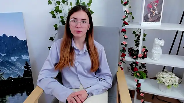 HalleyKeer online show from 12-16-25, 05:45