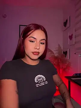 Snapshot of Zarahs_Blare1 chatting on 12-18-25, 02:50 Zarahs Blare1 online show from 12-18-25, 02:50