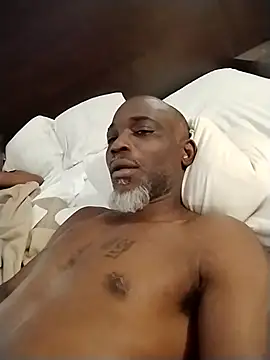 Snapshot of MRSTROKEIT7878 chatting on 12-17-25, 02:50 MRSTROKEIT7878 online show from 12-17-25, 02:50