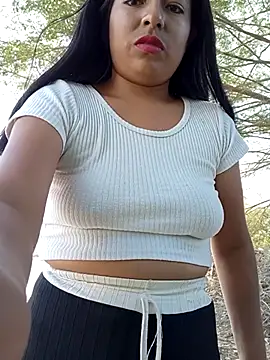 Snapshot of fabby22 chatting on 12-19-25, 08:27 fabby22 online show from 12-19-25, 08:27