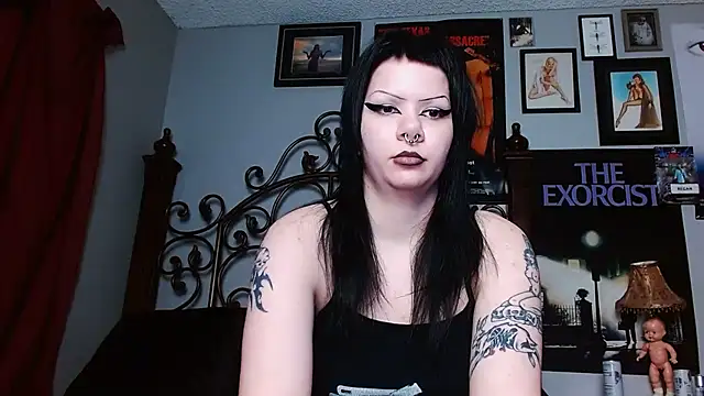 Snapshot of Bettieee_Agura chatting on 12-18-25, 01:22 Bettieee Agura online show from 12-18-25, 01:22