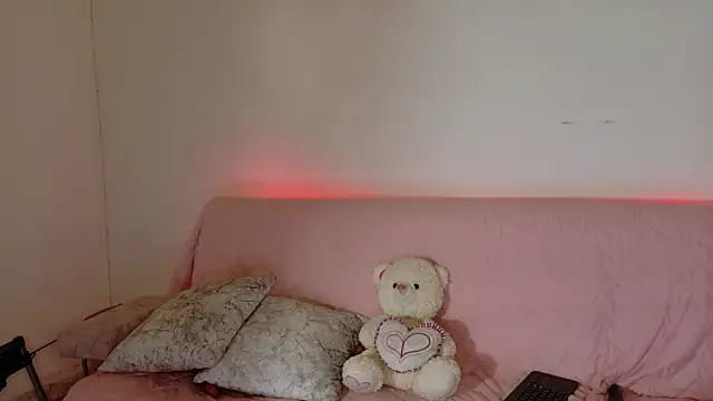 camilita0608 online show from 06-15-26, 02:47