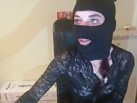 Snapshot of ntrlbdyy chatting on 12-14-25, 10:09 ntrlbdyy online show from 12-14-25, 10:09