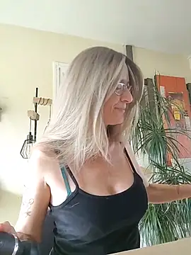 Sacha Scorp online show from 03-27-26, 08:59