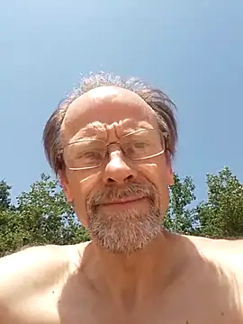 Snapshot of Quebec46 chatting on 06-21-26, 11:46 Quebec46 online show from 06-21-26, 11:46