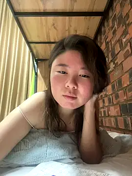 Snapshot of Sarah2127 chatting on 12-16-25, 10:37 Sarah2127 online show from 12-16-25, 10:37