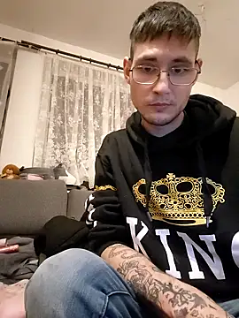 hotchris0708 online show from 12-16-25, 05:51