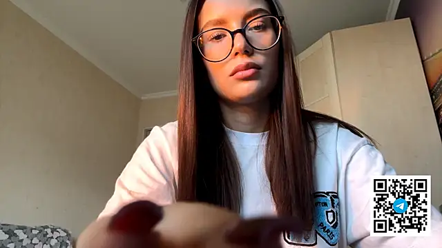 TequilaPariseau online show from 12-17-25, 09:04