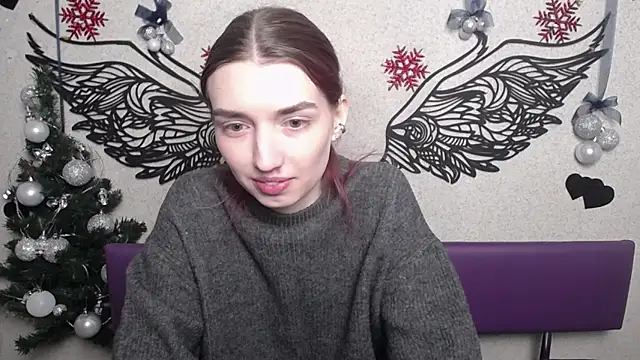 Snapshot of LisaDarcy chatting on 12-16-25, 02:00 LisaDarcy online show from 12-16-25, 02:00