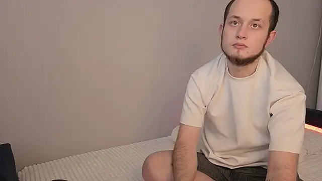 Pearl couple online show from 03-10-26, 09:14