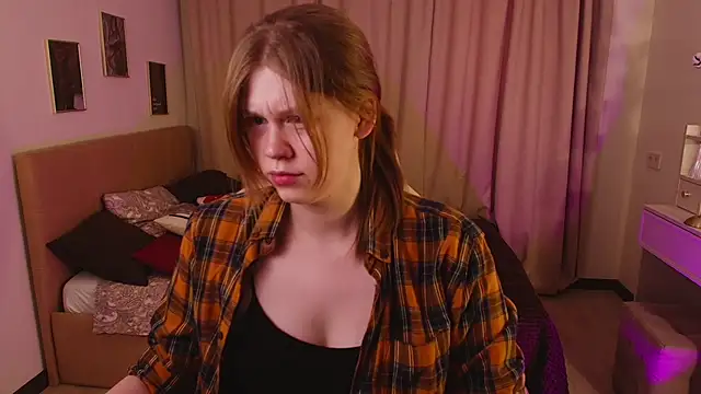 Snapshot of Alison_Doody chatting on 01-08-26, 07:32 Alison Doody online show from 01-08-26, 07:32