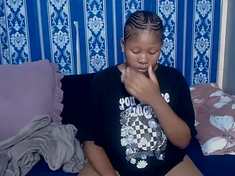 Snapshot of TemptingCloeXx chatting on 01-09-26, 04:37 TemptingCloeXx online show from 01-09-26, 04:37