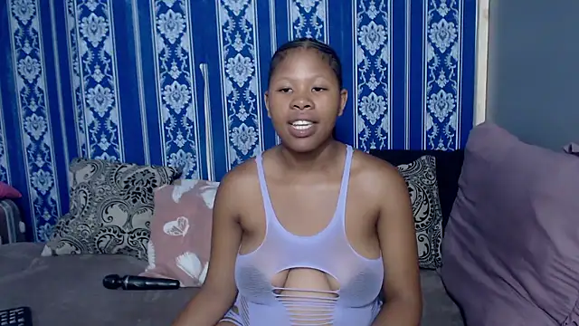 Snapshot of TemptingCloeXx chatting on 01-11-26, 08:30 TemptingCloeXx online show from 01-11-26, 08:30