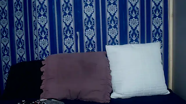 Snapshot of TemptingCloeXx chatting on 02-02-26, 06:17 TemptingCloeXx online show from 02-02-26, 06:17