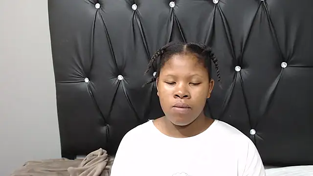 TemptingCloeXx online show from 04-17-26, 08:45