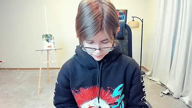 Snapshot of LeoneKonma chatting on 12-18-25, 06:52 LeoneKonma online show from 12-18-25, 06:52