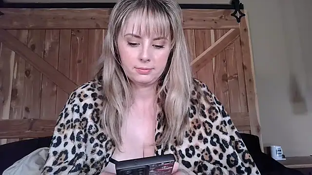 onesmittenkitten online show from 03-03-26, 05:52